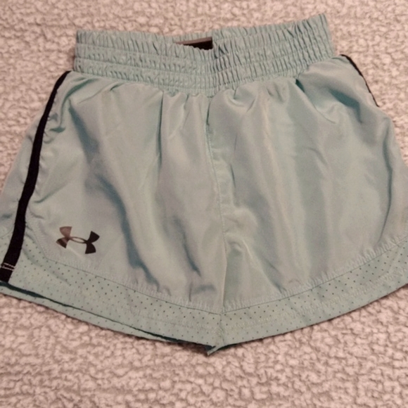 Under Armour and mix brand 5pc active wear bundle size small - Picture 2 of 8